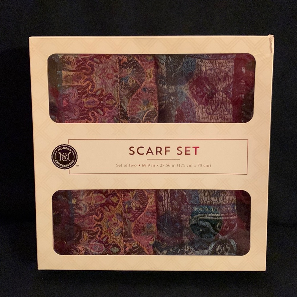 Modern Expressions Scarf Set of 2 scarves NWT